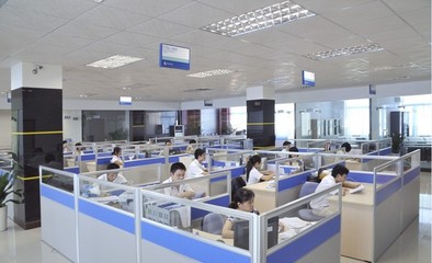 新慧德兴车载FM调频发射器 手机音乐的无线桥梁